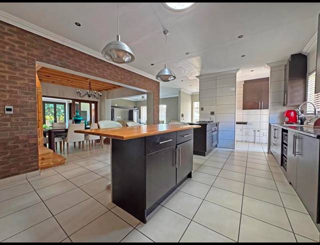 4 BEDROOM HOUSE FOR SALE IN PINEHAVEN